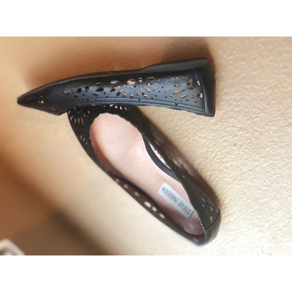 Steve Madden Amylynn Flat (Black) - Picture 5 of 8